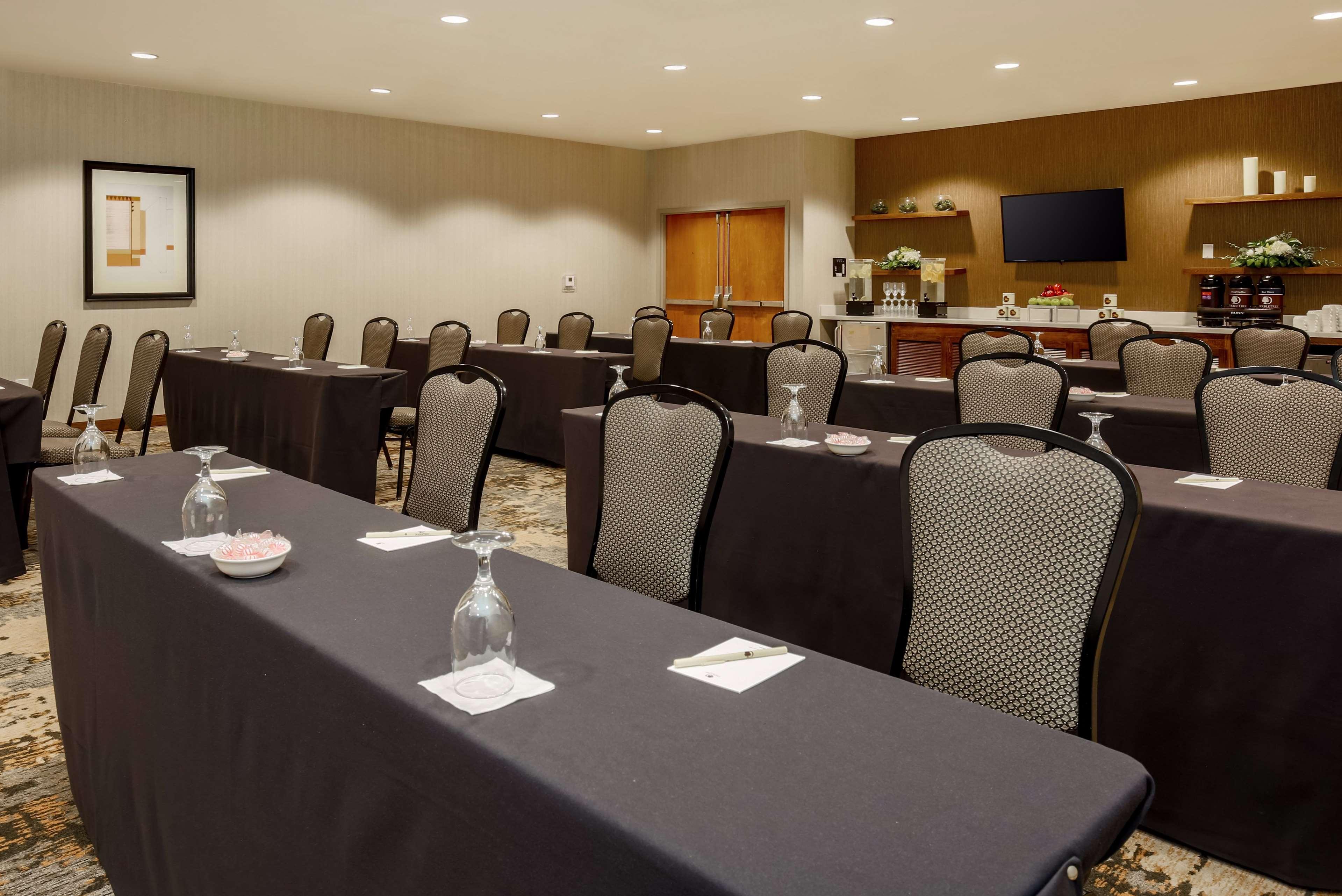 Doubletree Suites By Hilton Hotel Sacramento - Rancho Cordova Exterior photo