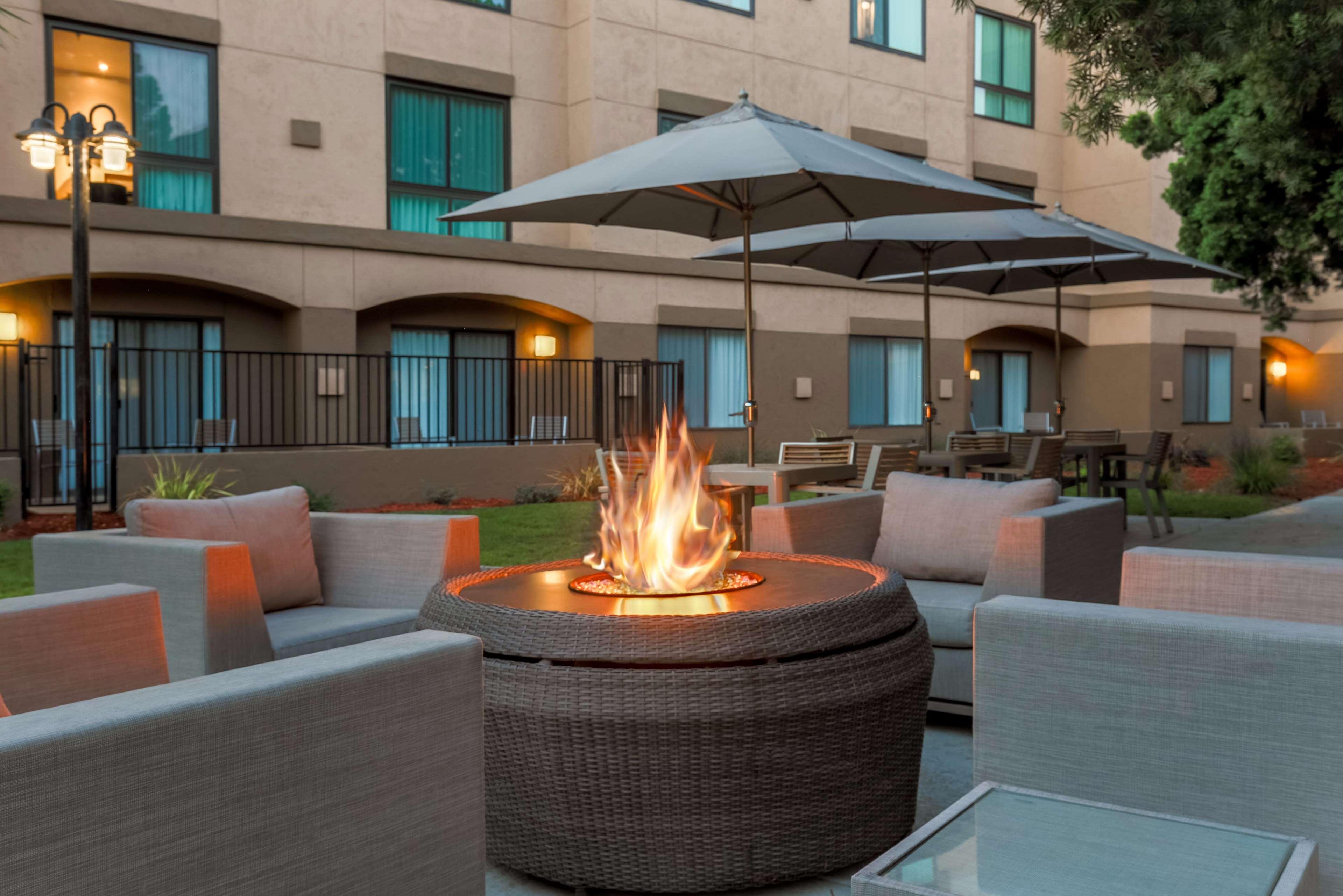 Doubletree Suites By Hilton Hotel Sacramento - Rancho Cordova Exterior photo