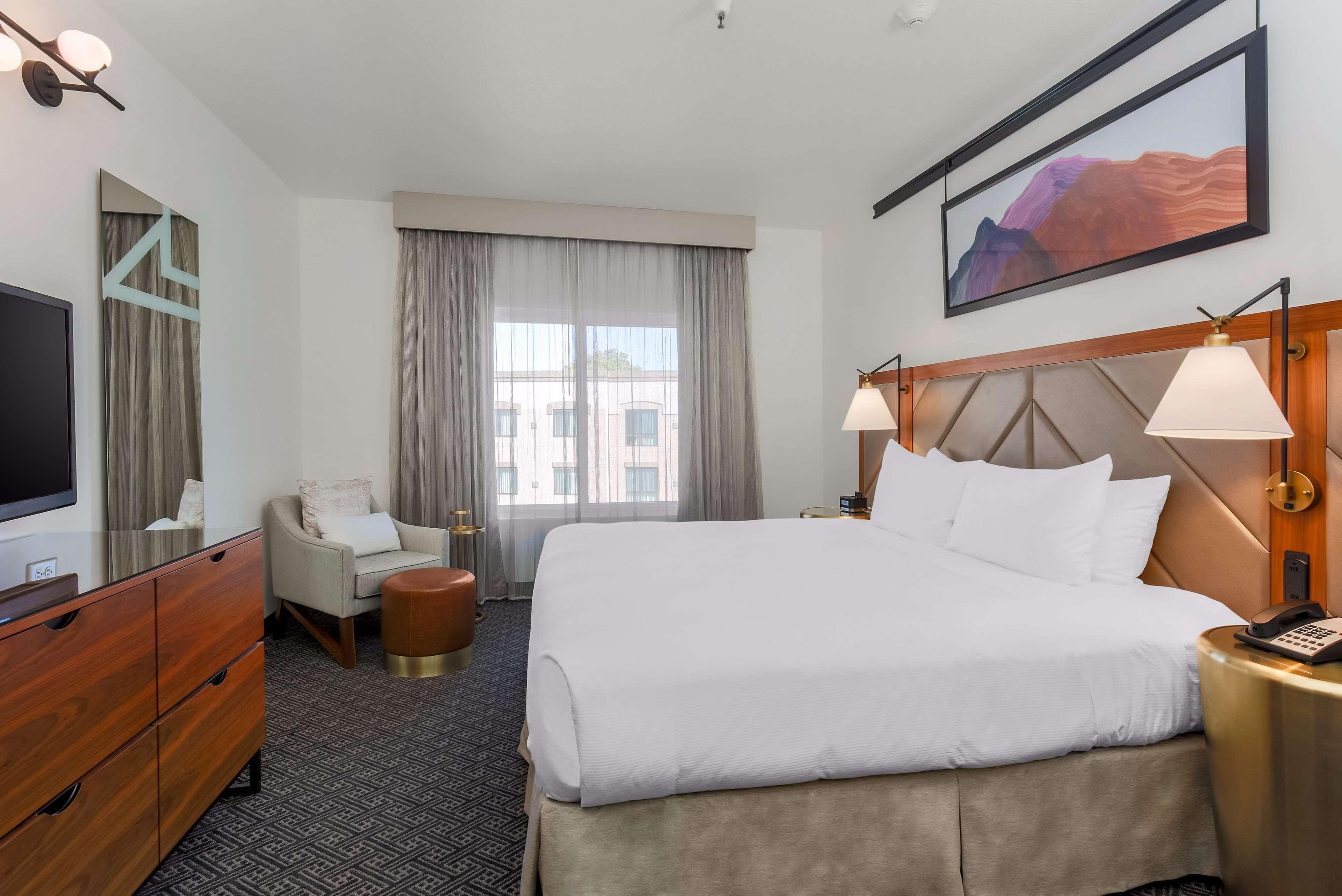 Doubletree Suites By Hilton Hotel Sacramento - Rancho Cordova Exterior photo